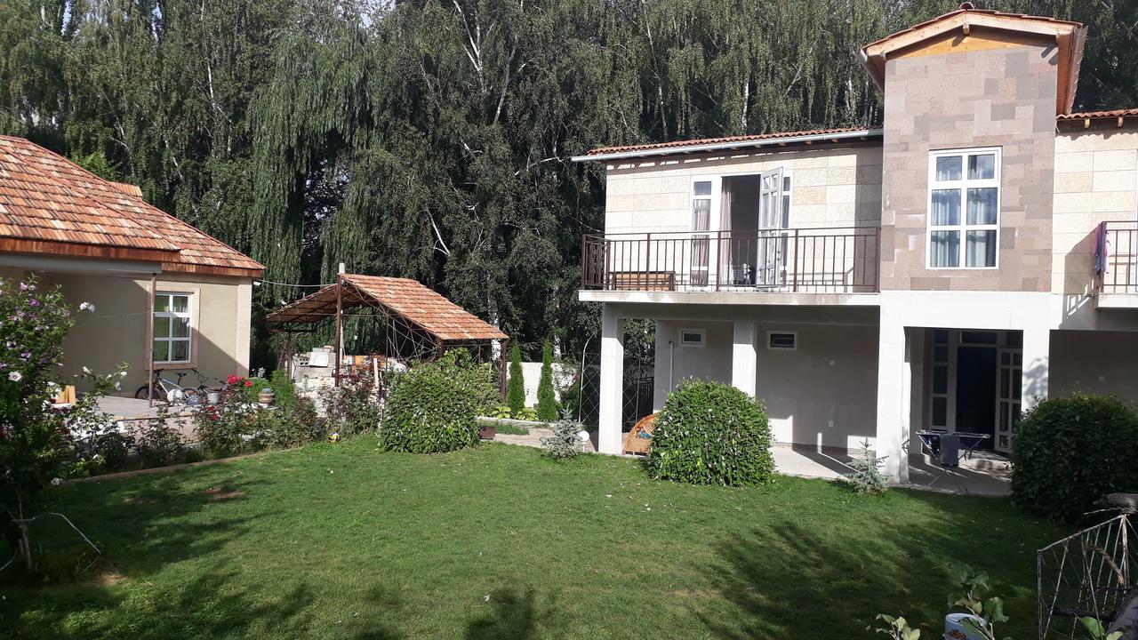 Гостевой дом Zaton Чолпон-Ата Экстерьер фото